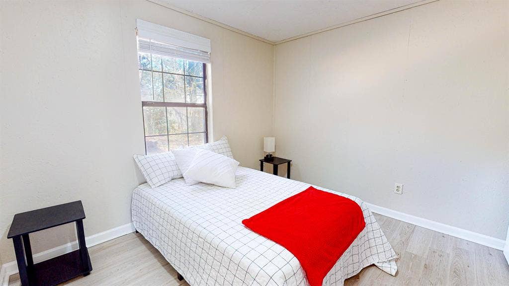 9 BR in Lithonia