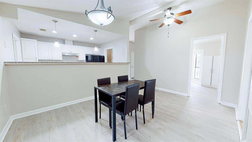9 BR in Lithonia