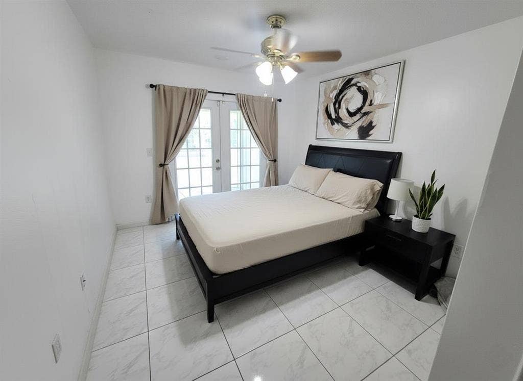 8 BR in Miami
