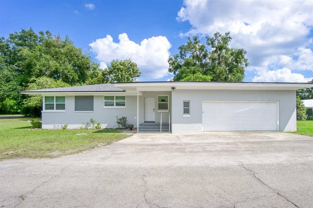 9 BR in Palatka