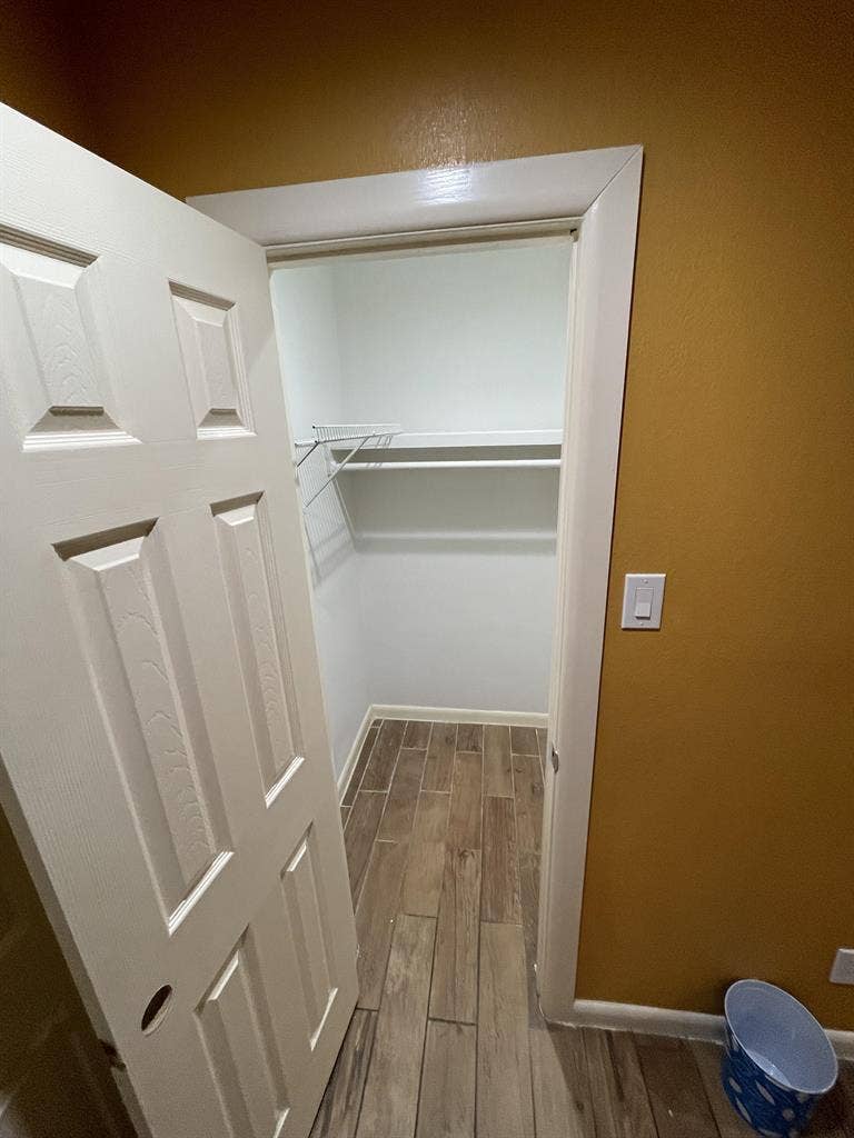 6 BR in Houston