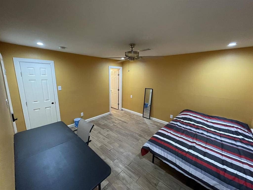 6 BR in Houston