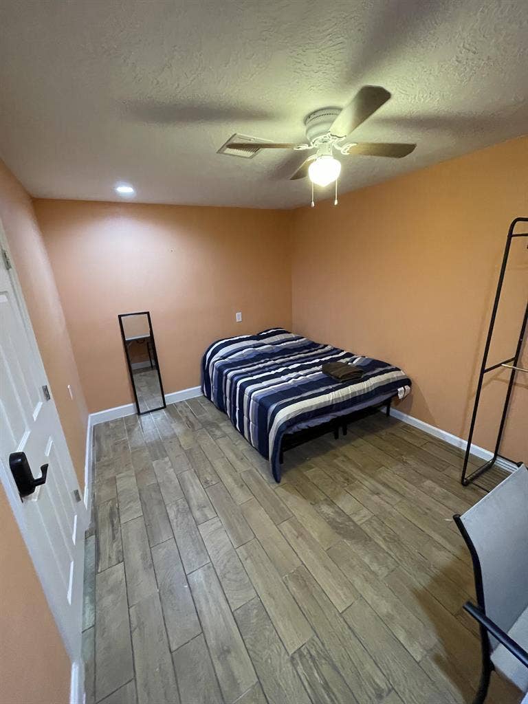 6 BR in Houston