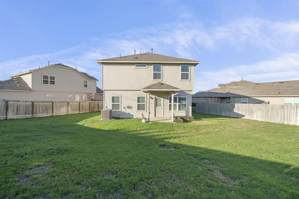 8 BR in Leander