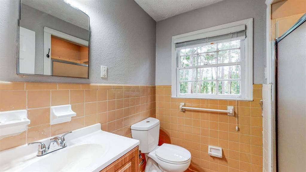 6 BR in Jonesboro