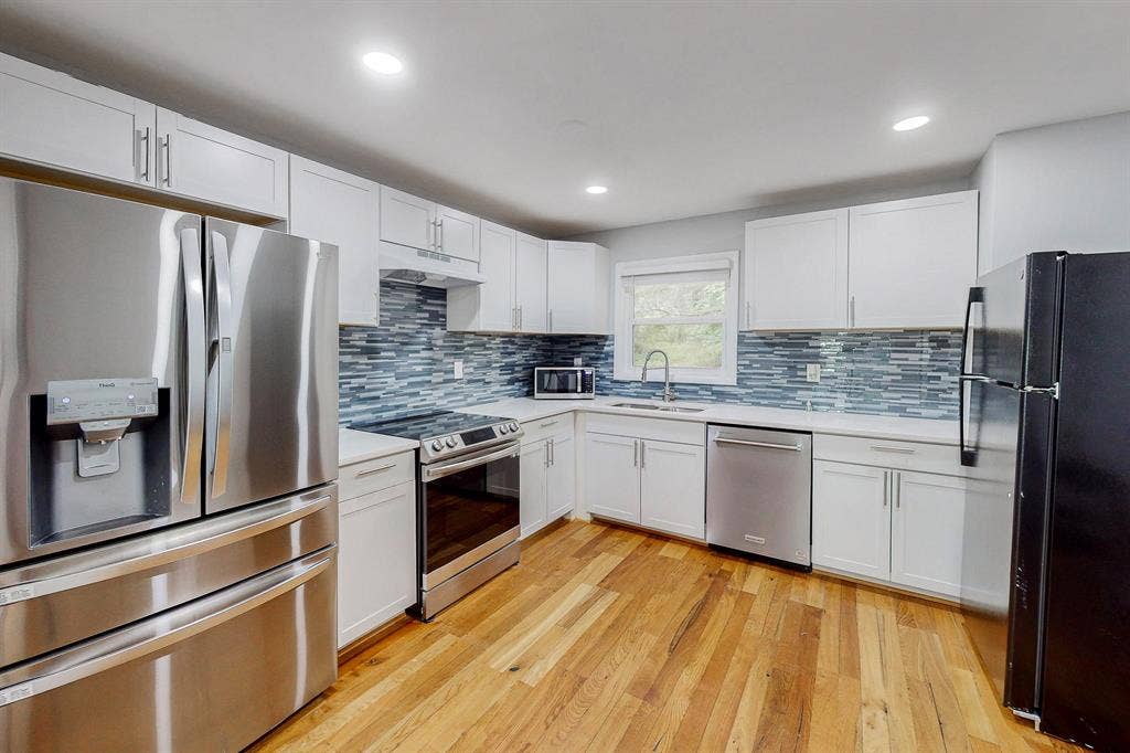 10 BR in Forest Park