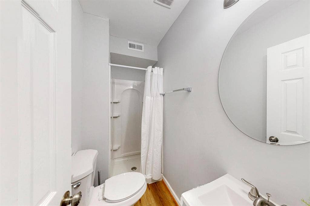 10 BR in Forest Park