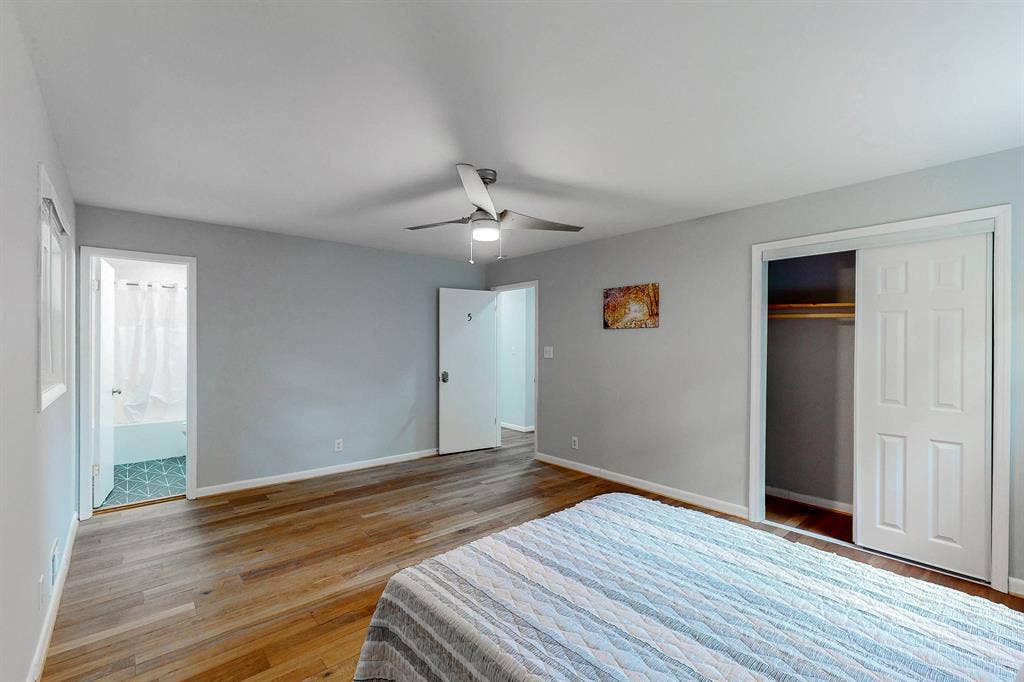 10 BR in Forest Park