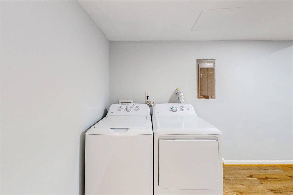 10 BR in Forest Park