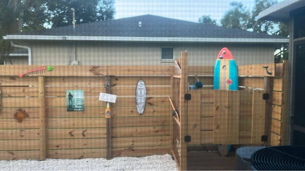 Room in Tranquil pool home