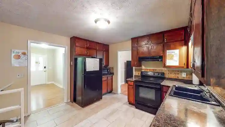 9 BR in Riverdale