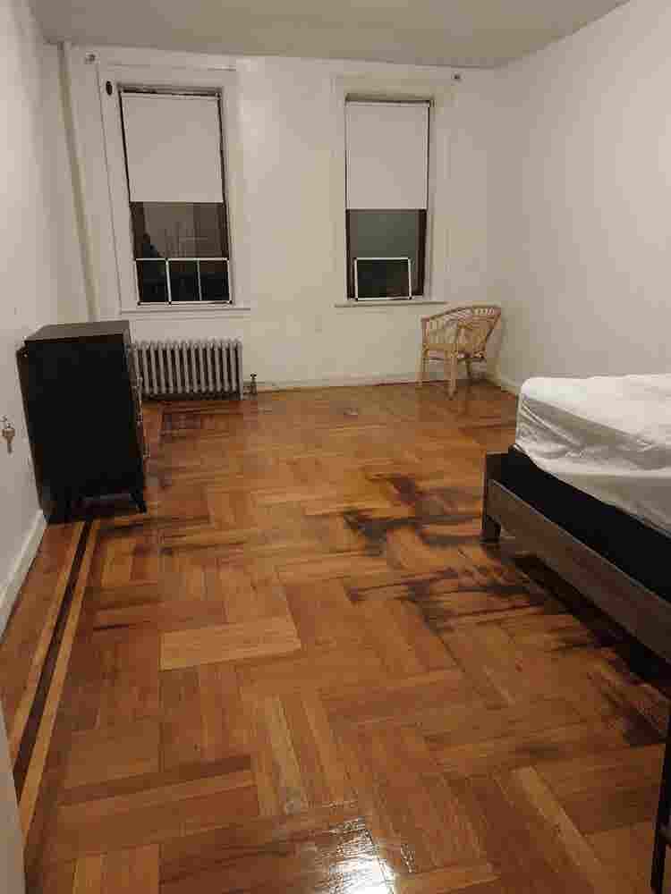 Large Room near 4 train