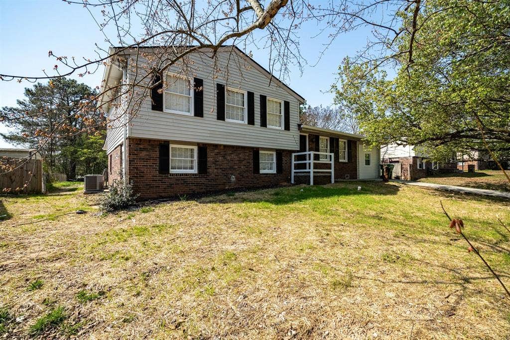 6 BR in Ellenwood