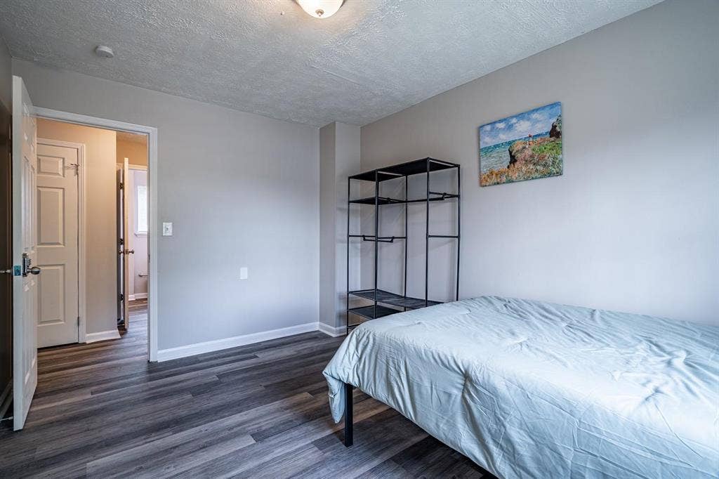 6 BR in Ellenwood