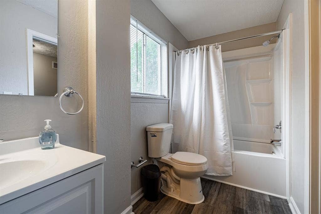 6 BR in Ellenwood