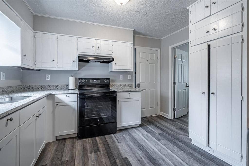 6 BR in Ellenwood