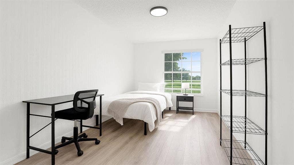 8 BR in Port St. Lucie