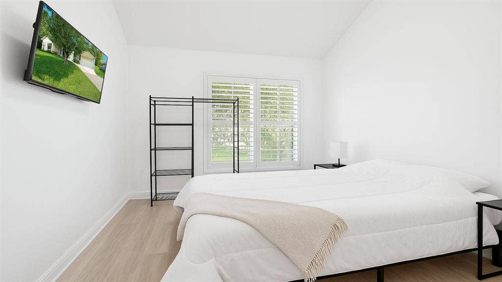 8 BR in Port St. Lucie