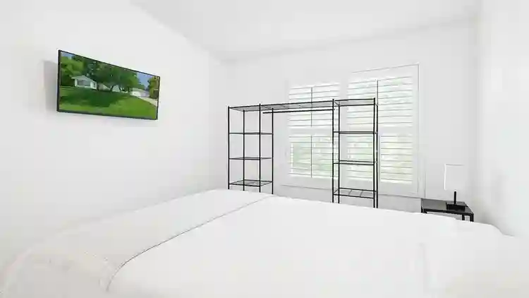 8 BR in Port St. Lucie