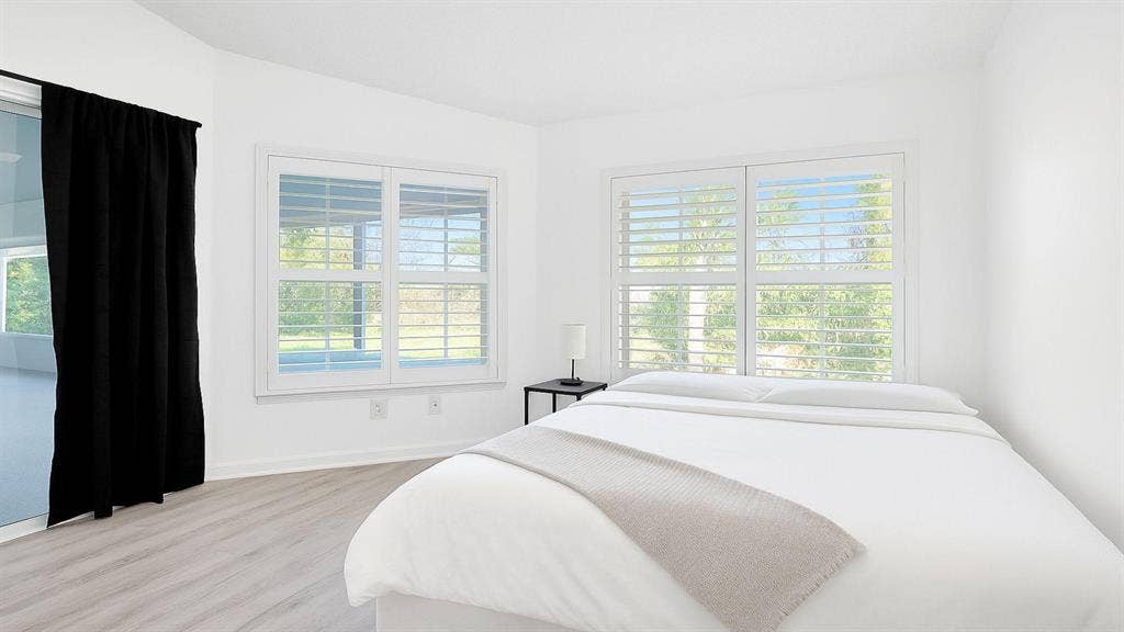 8 BR in Port St. Lucie