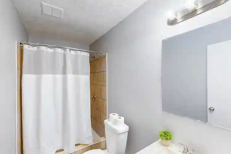 7 BR in College Park