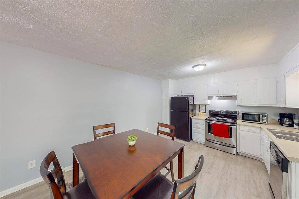 7 BR in College Park