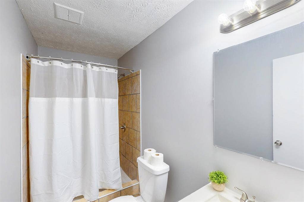 7 BR in College Park