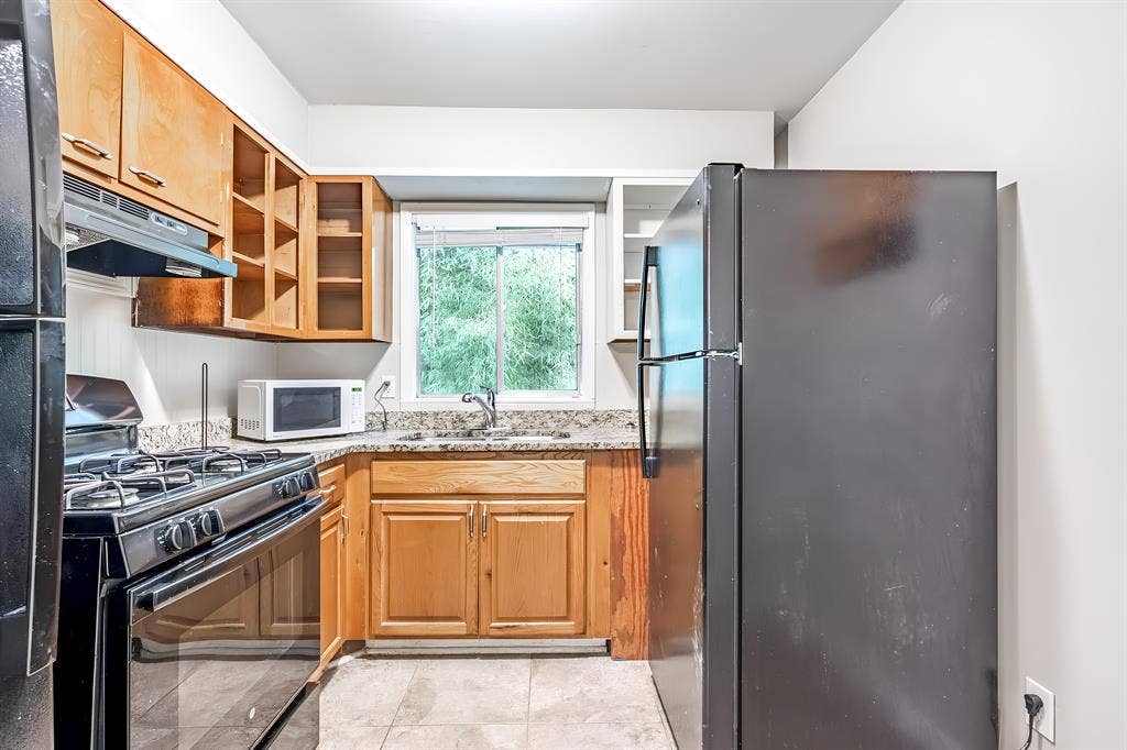7 BR in Riverdale