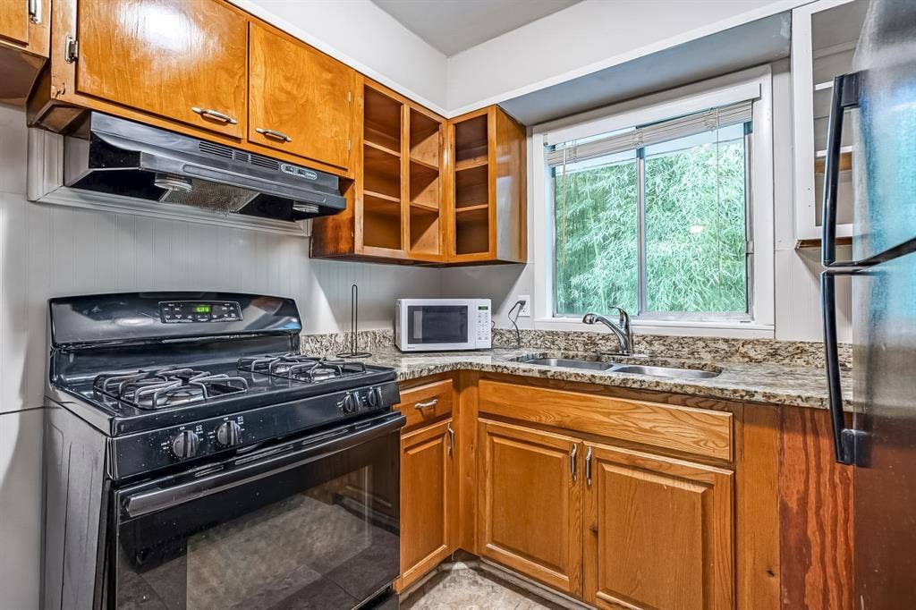 7 BR in Riverdale