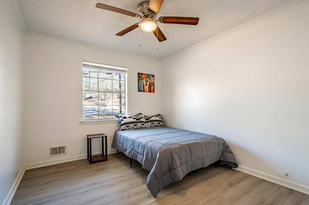 10 BR in Riverdale