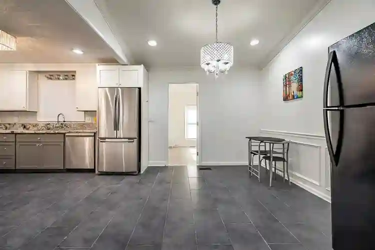 10 BR in Riverdale