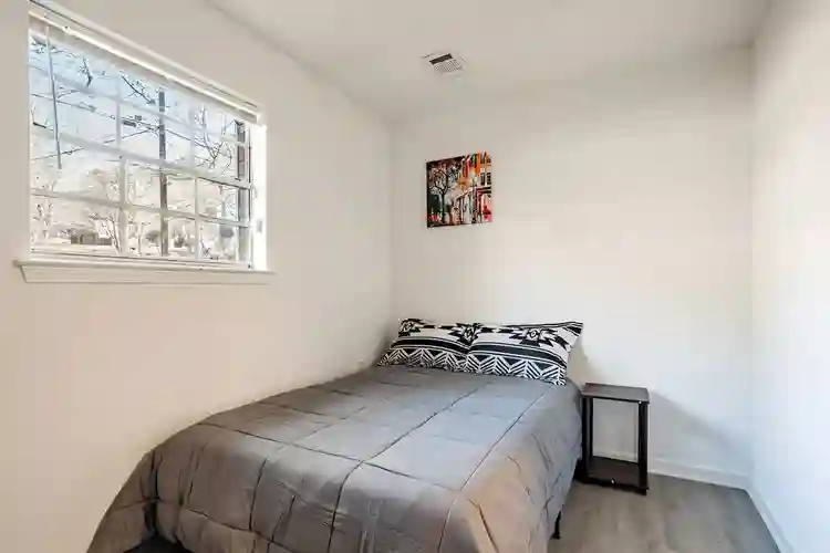 10 BR in Riverdale
