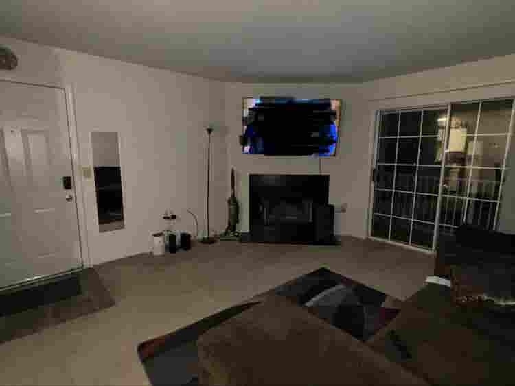 Room for Rent. Cuarto Disponible