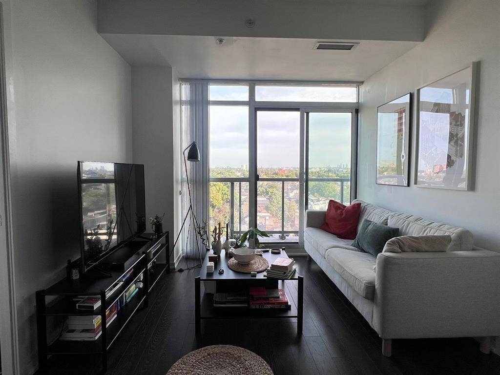 Queen St West bright and modern