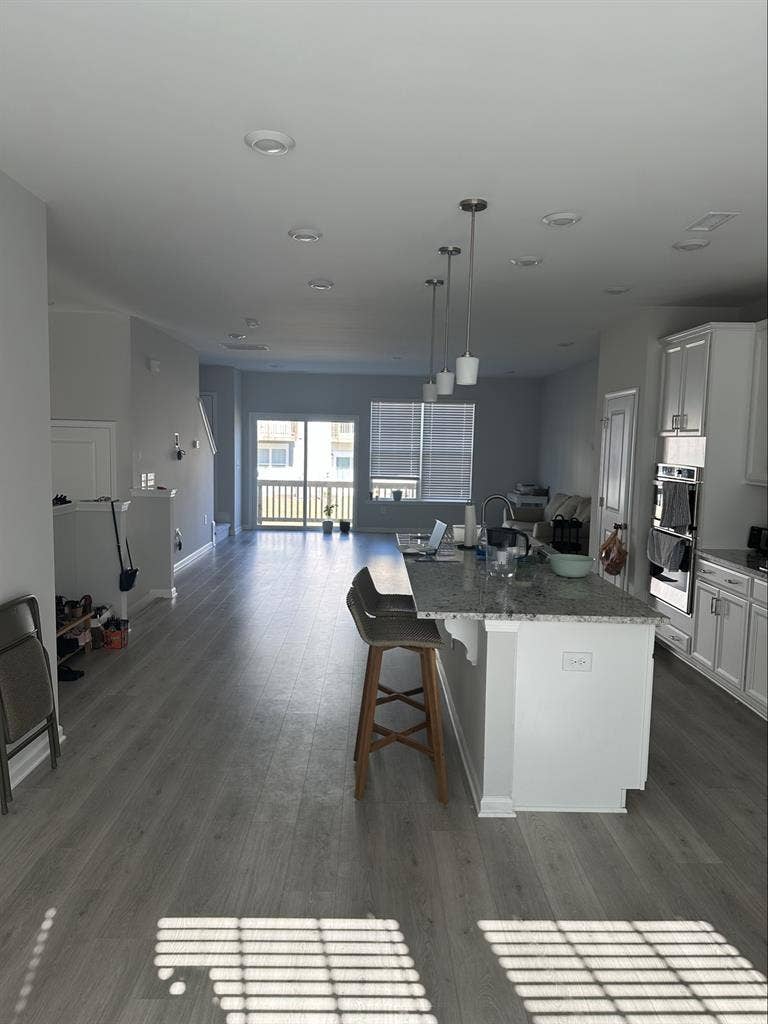 Private suite/Room in townhome,apex