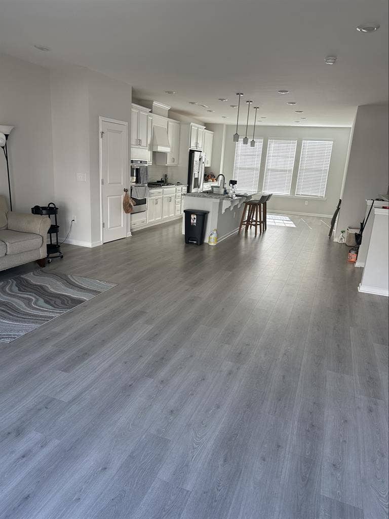 Private suite/Room in townhome,apex