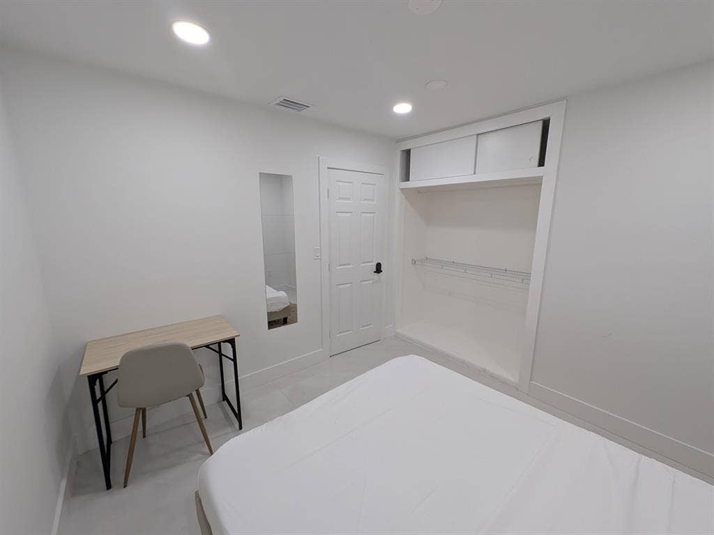 9 BR in Miami