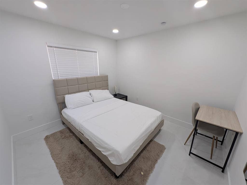 9 BR in Miami