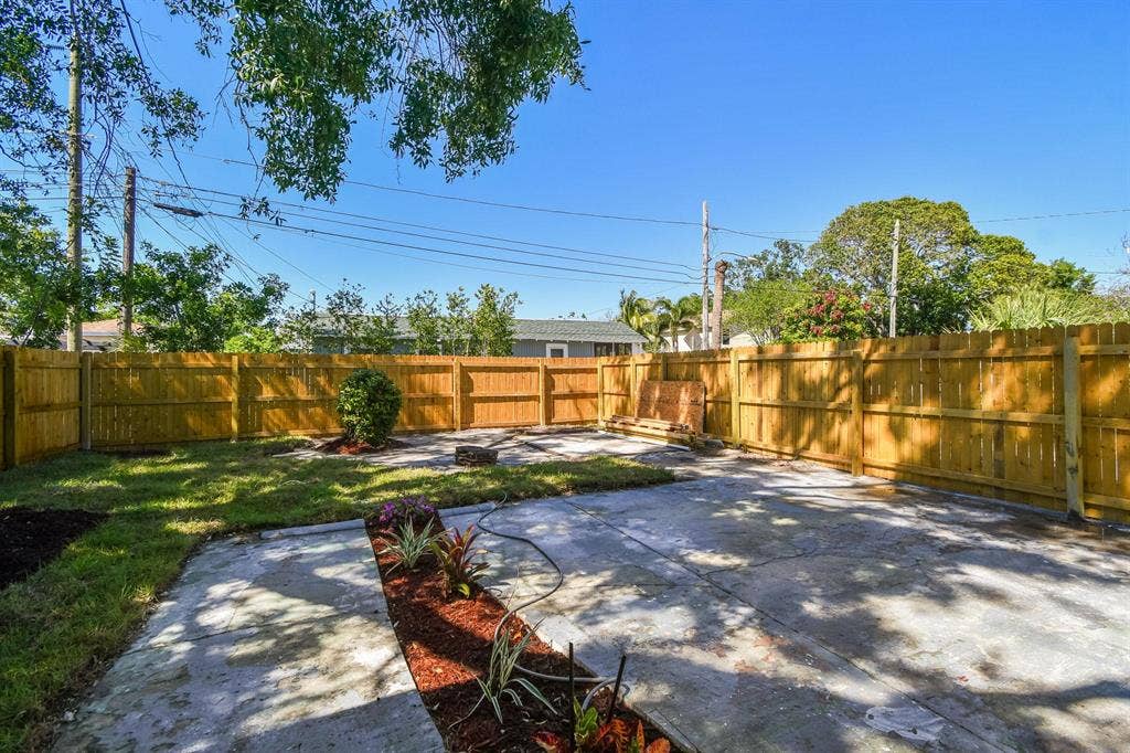 8 BR in St. Petersburg