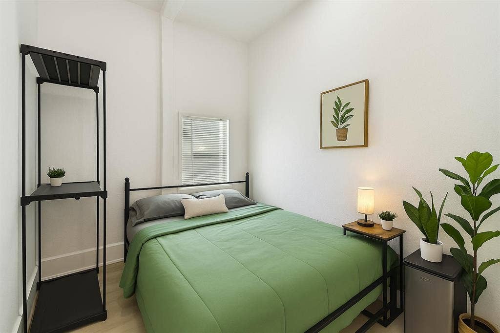 8 BR in St. Petersburg