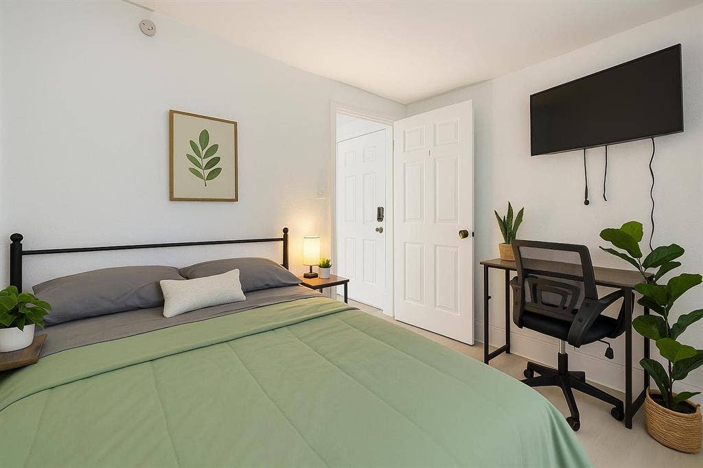 8 BR in St. Petersburg