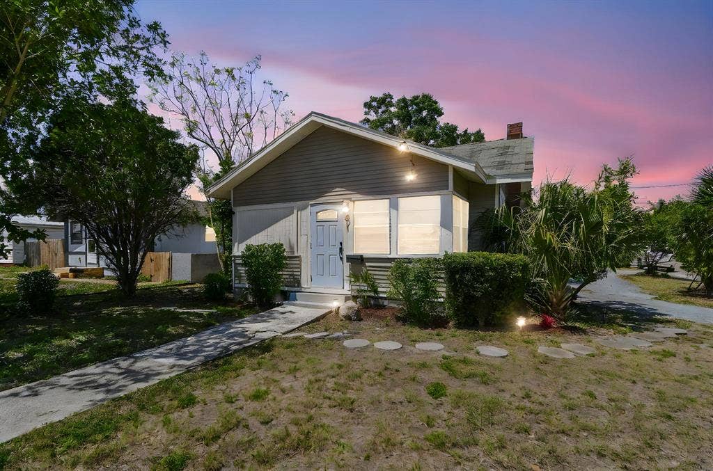 8 BR in St. Petersburg