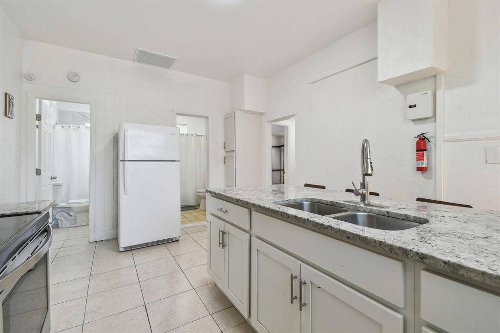 8 BR in St. Petersburg