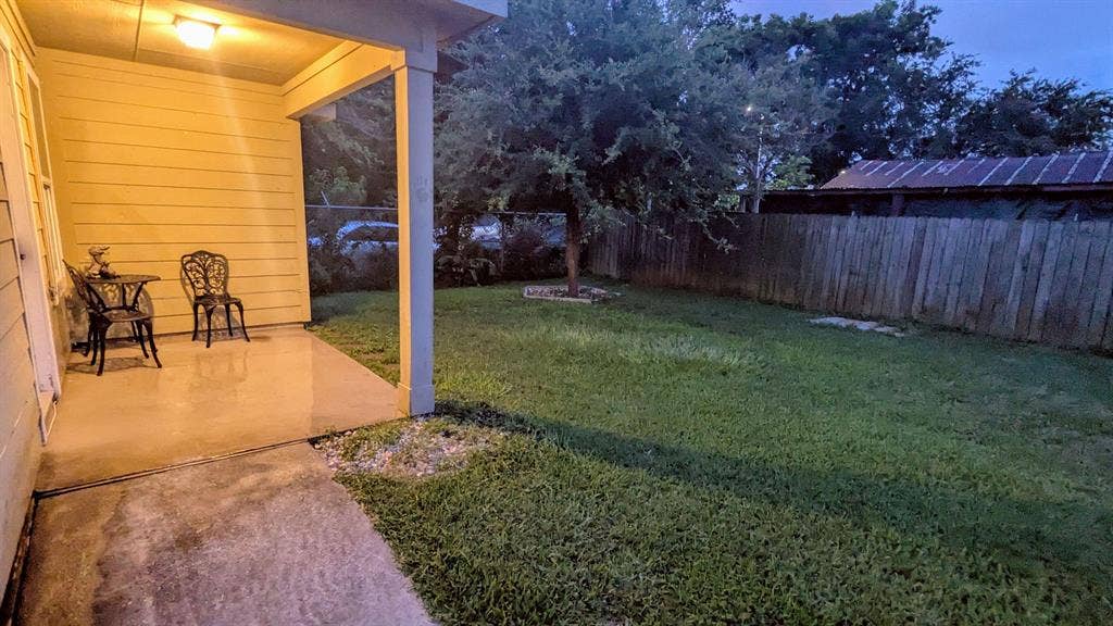2 BR in Houston