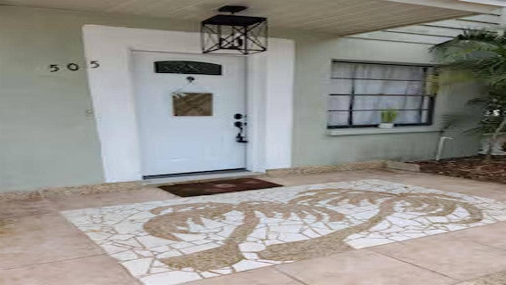 6 BR in Tarpon Springs