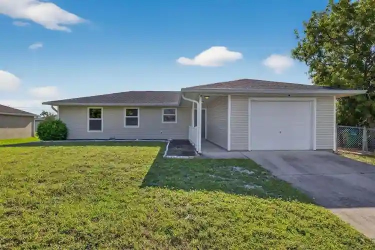 7 BR in Cape Coral