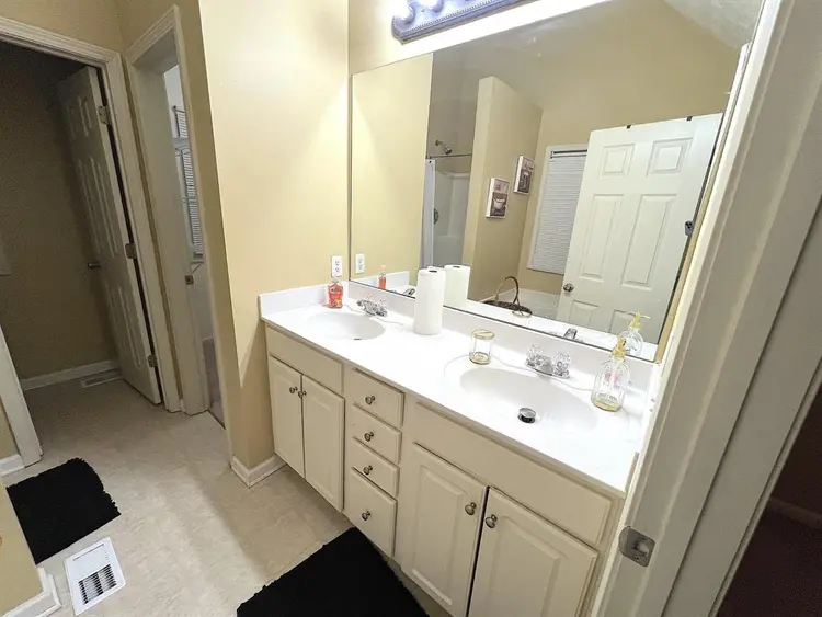 4 BR in Douglasville