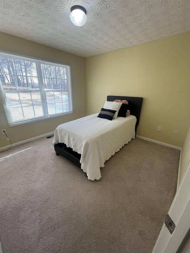 4 BR in Douglasville
