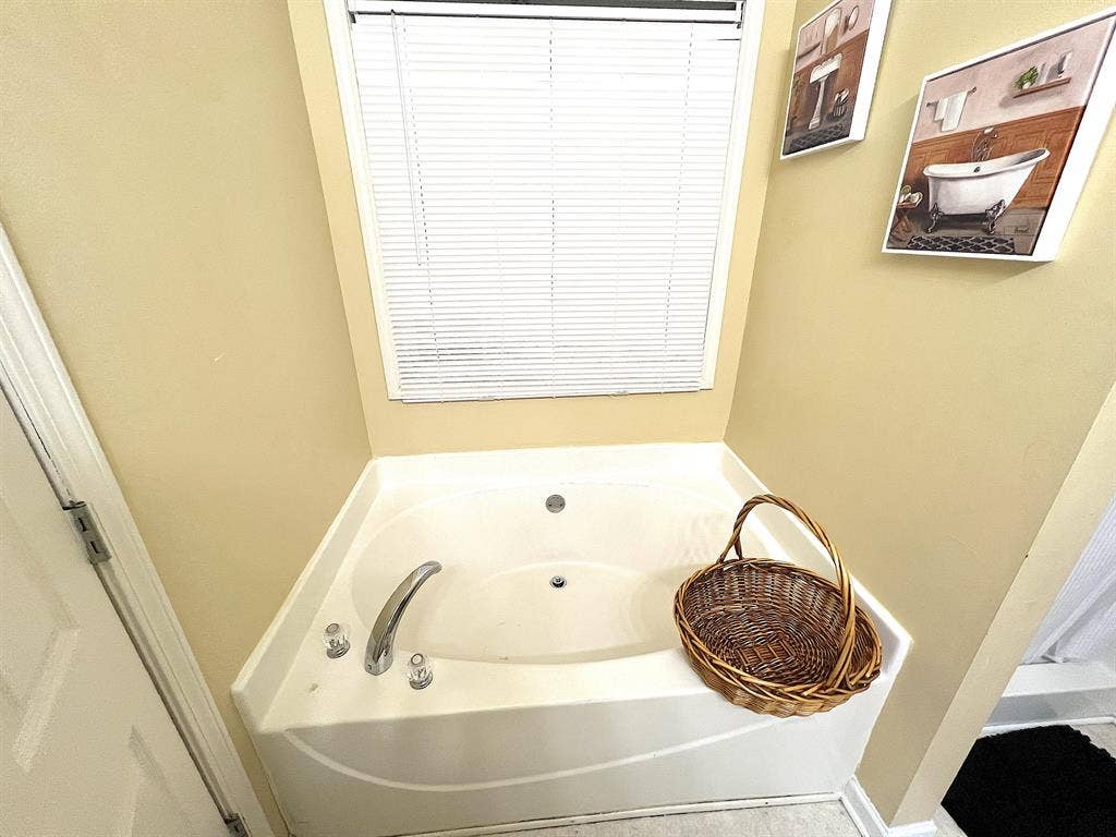 4 BR in Douglasville