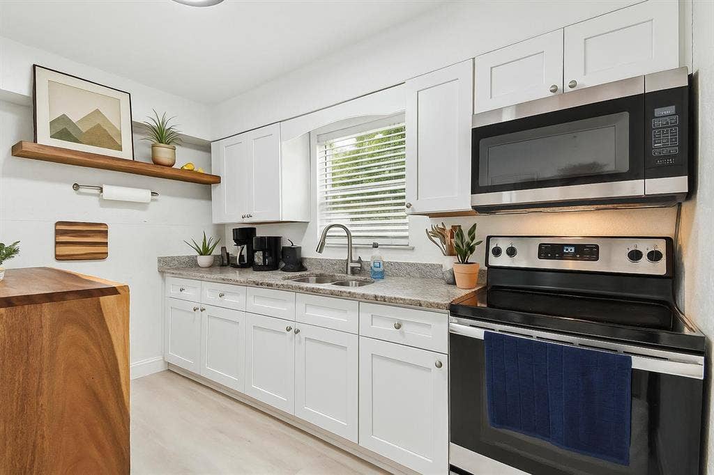 8 BR in St. Petersburg